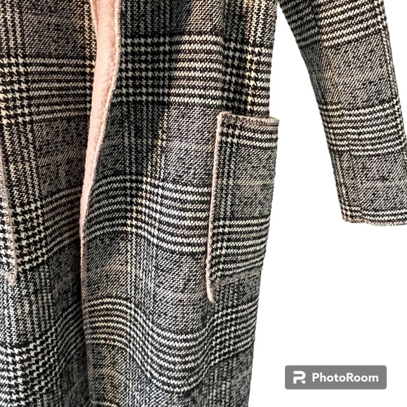 cosy grey jacket with pink interior - Picture 3 of 4